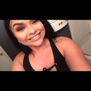 Meet your Posher, Alezaya